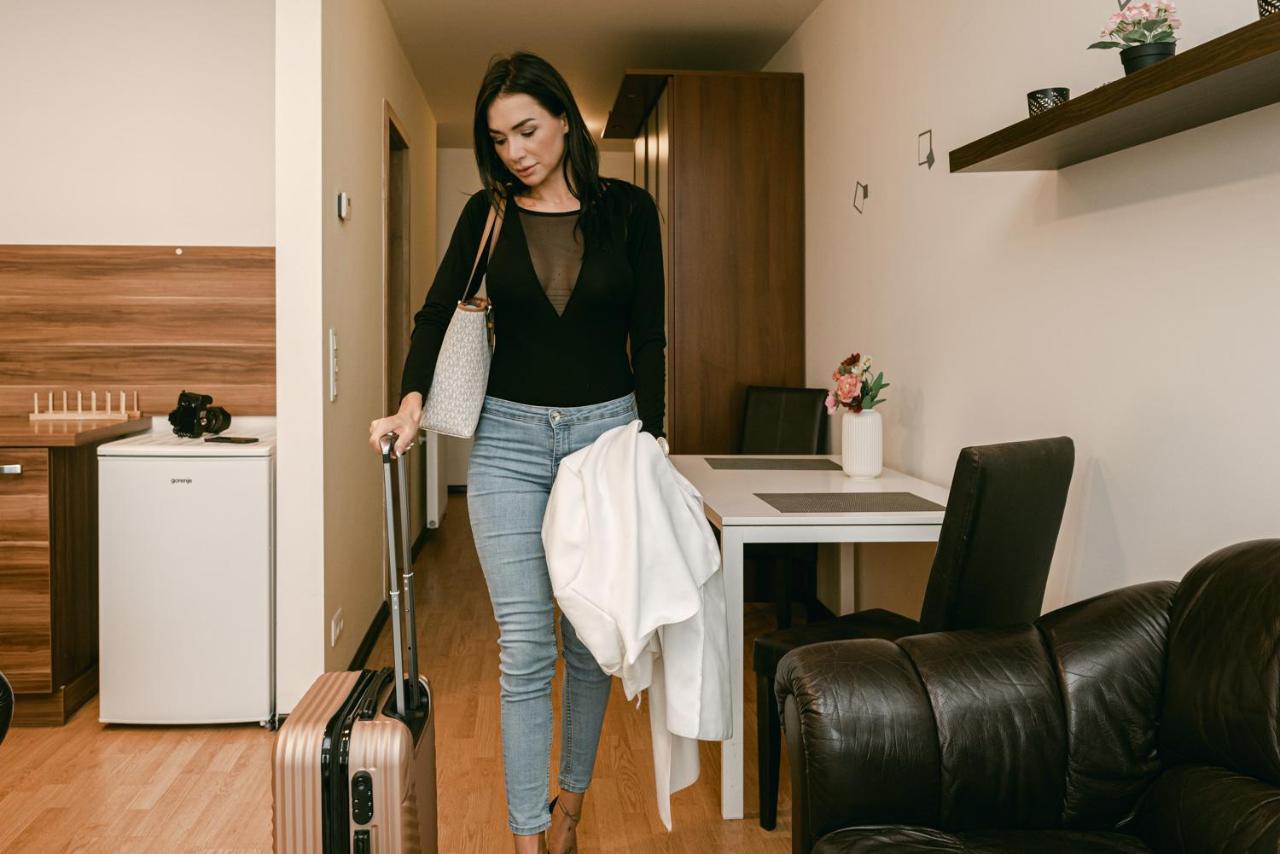 ברטיסלאבה Flora Cozy Apartment מראה חיצוני תמונה