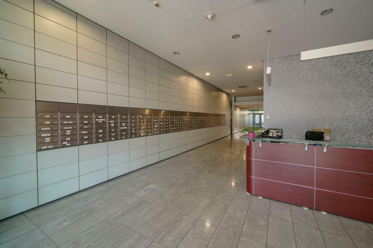 ברטיסלאבה Flora Cozy Apartment מראה חיצוני תמונה